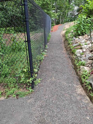 12 Pioneer Drive, Nashua, NH 03062