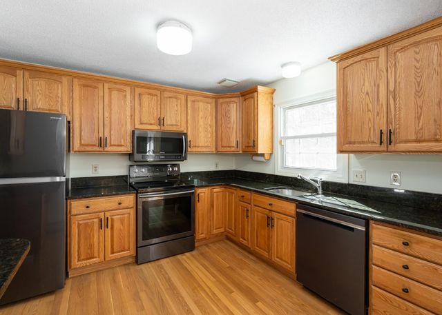 12 Pioneer Drive, Nashua, NH 03062