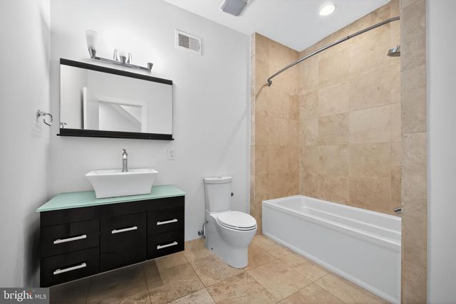 2028 TRENTON AVE, Philadelphia, PA 19125