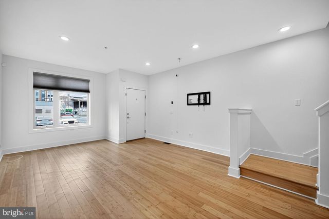 2028 TRENTON AVE, Philadelphia, PA 19125