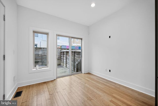 2028 TRENTON AVE, Philadelphia, PA 19125