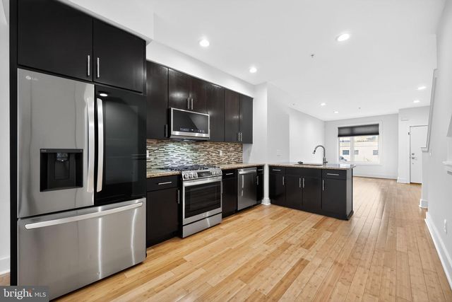 2028 TRENTON AVE, Philadelphia, PA 19125