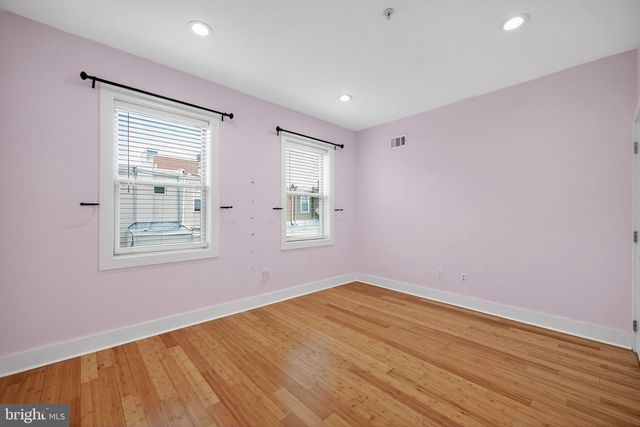 2028 TRENTON AVE, Philadelphia, PA 19125