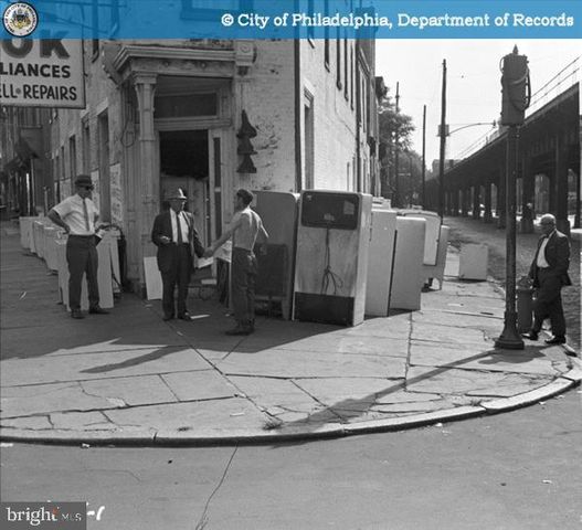 2028 TRENTON AVE, Philadelphia, PA 19125