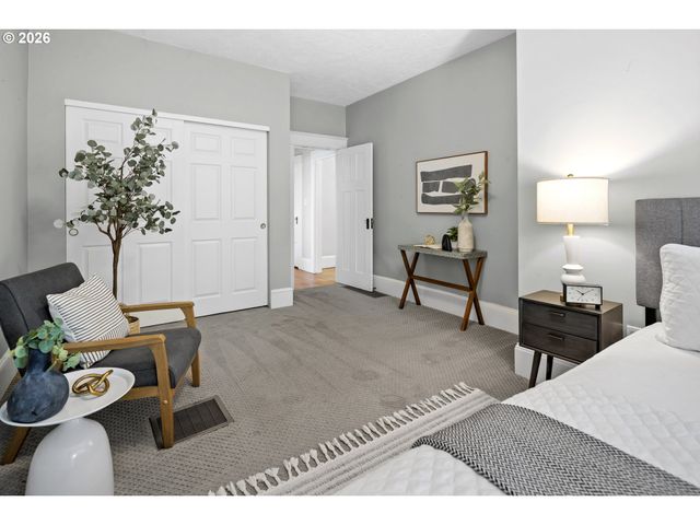 2446 Ne 50TH Ave, Portland, OR 97213