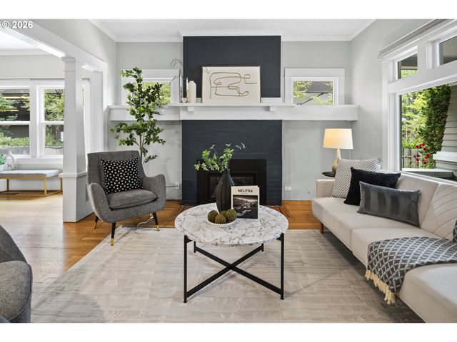 2446 Ne 50TH Ave, Portland, OR 97213