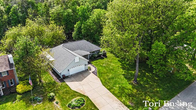 10874 Wildwood Drive, Greenville, MI 48838