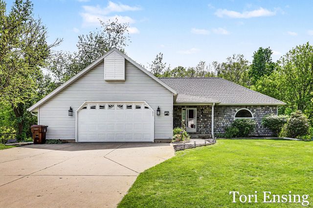 10874 Wildwood Drive, Greenville, MI 48838