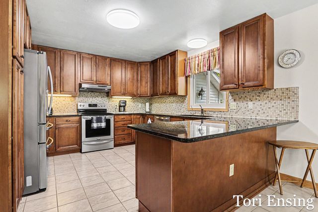 10874 Wildwood Drive, Greenville, MI 48838