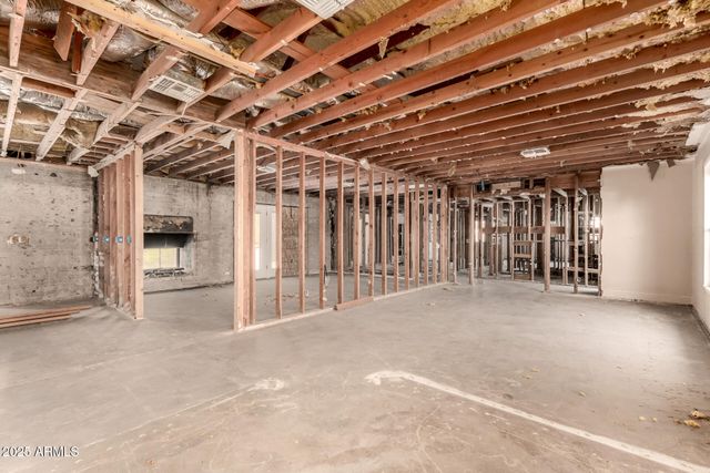 4350 E VERMONT Avenue, Phoenix, AZ 85018