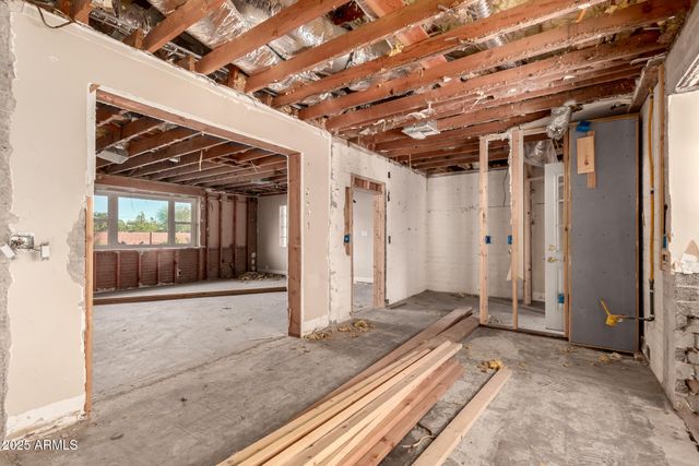 4350 E VERMONT Avenue, Phoenix, AZ 85018