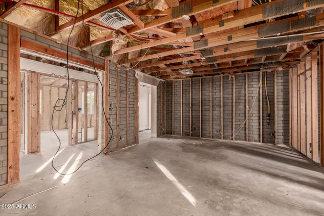 4350 E VERMONT Avenue, Phoenix, AZ 85018