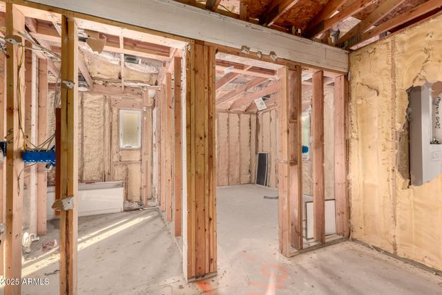 4350 E VERMONT Avenue, Phoenix, AZ 85018