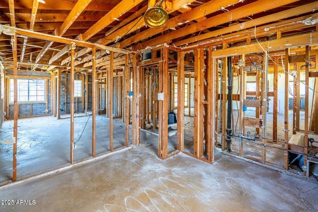 4350 E VERMONT Avenue, Phoenix, AZ 85018