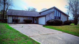 10150 Valley Club Drive, Houston, TX 77078