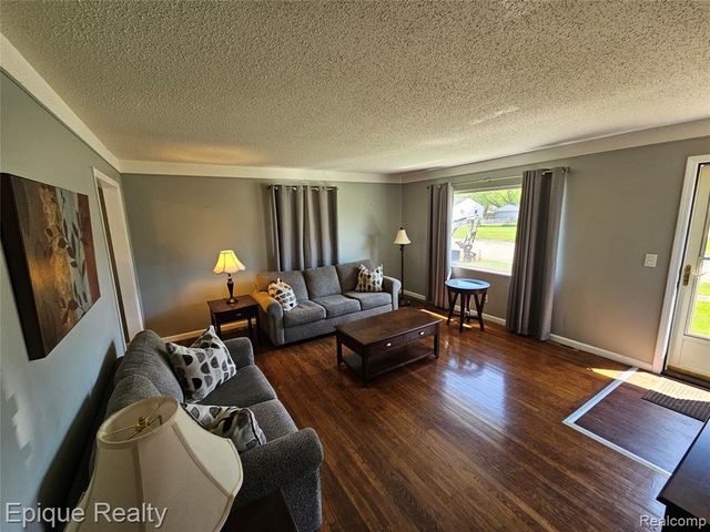 14337 Leonard Avenue, Warren, MI 48089