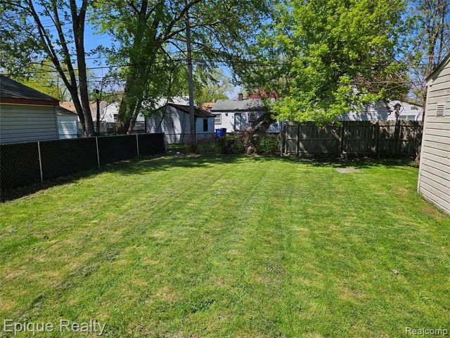 14337 Leonard Avenue, Warren, MI 48089