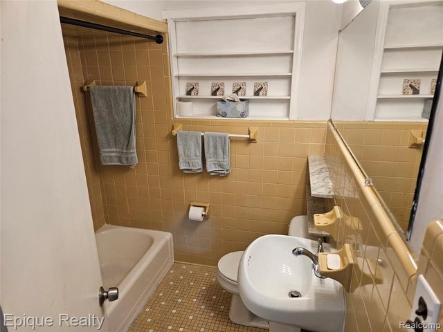 14337 Leonard Avenue, Warren, MI 48089