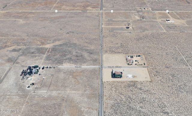 W 70th Street, Lancaster, CA 93536