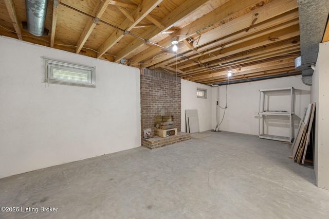 2929 Avon Rd, Louisville, KY 40220