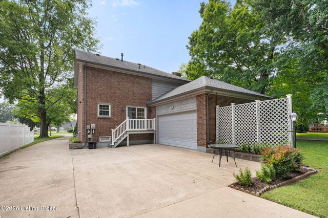 2929 Avon Rd, Louisville, KY 40220