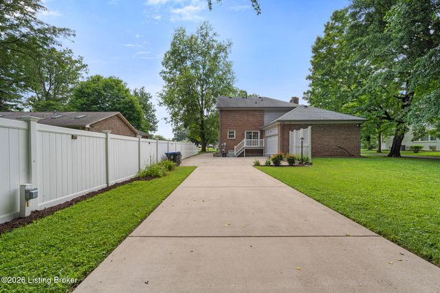 2929 Avon Rd, Louisville, KY 40220