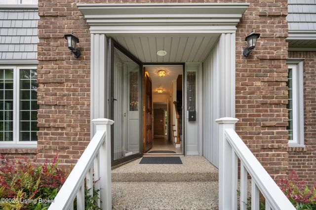 2929 Avon Rd, Louisville, KY 40220