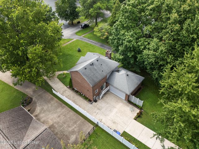 2929 Avon Rd, Louisville, KY 40220