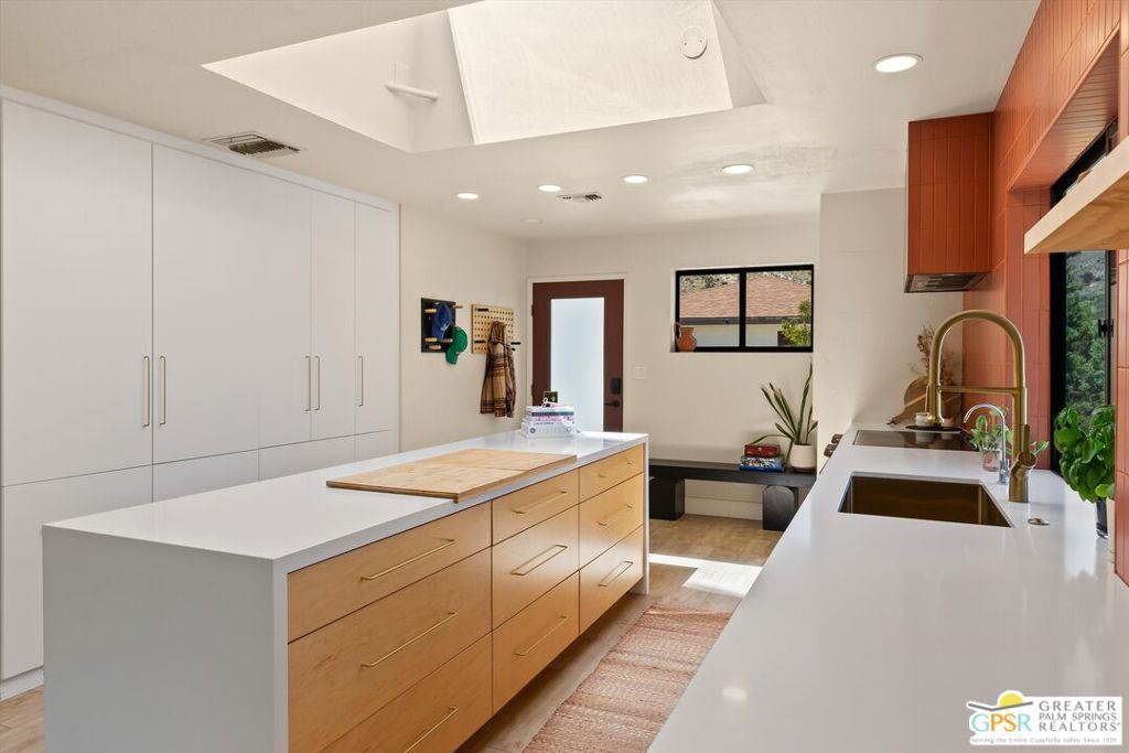 Image 7 of property listing at 48484 Adeline Way, Morongo Valley, CA 92256