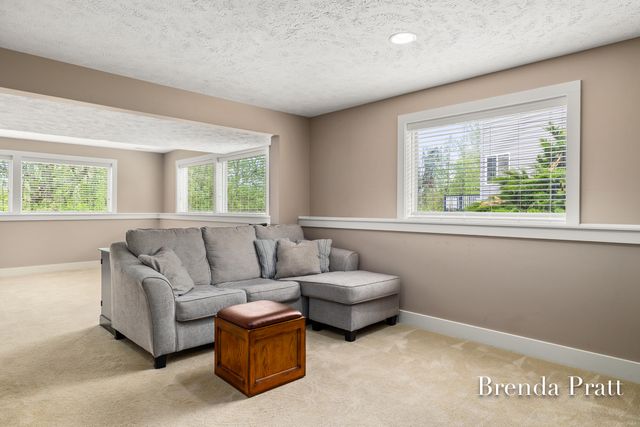 9845 Sunset Ridge Drive Ne, Algoma Twp, MI 49341