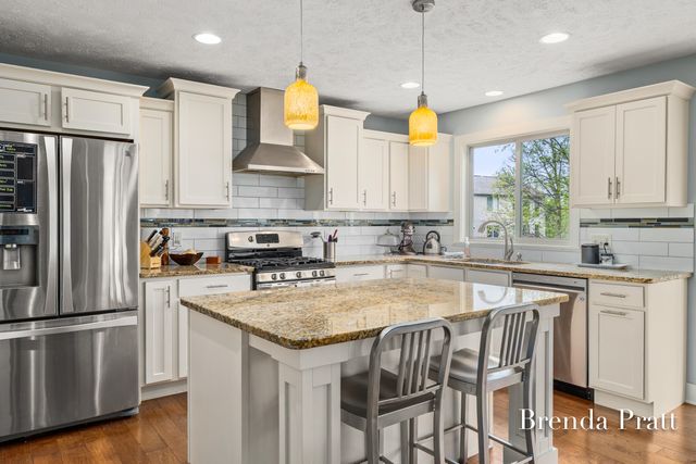 9845 Sunset Ridge Drive Ne, Algoma Twp, MI 49341