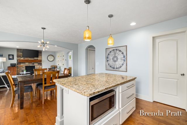 9845 Sunset Ridge Drive Ne, Algoma Twp, MI 49341