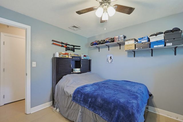 39 Candy Ln, Brockton, MA 02301