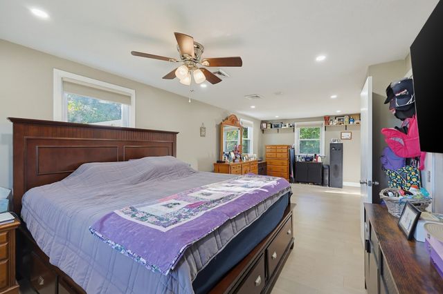 39 Candy Ln, Brockton, MA 02301