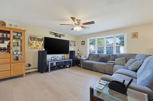 39 Candy Ln, Brockton, MA 02301