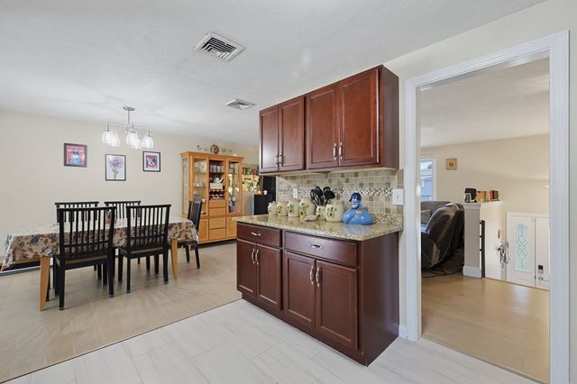 39 Candy Ln, Brockton, MA 02301