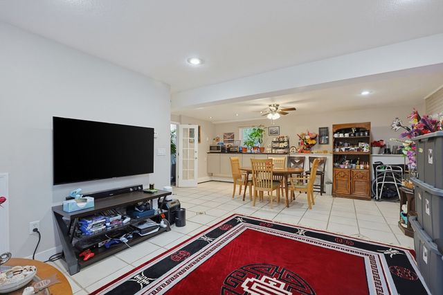 39 Candy Ln, Brockton, MA 02301