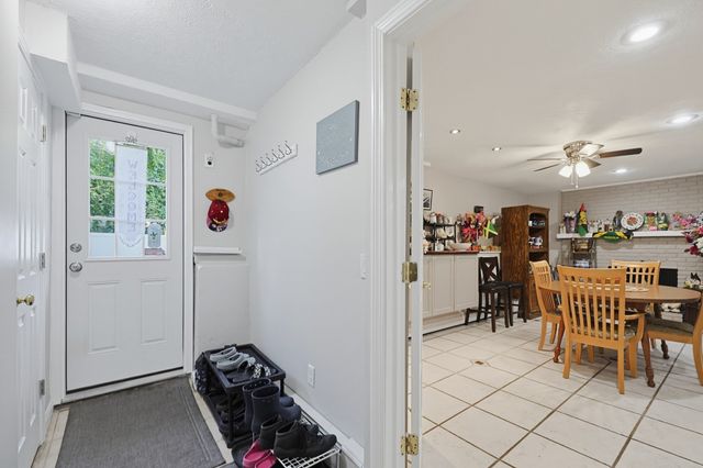 39 Candy Ln, Brockton, MA 02301