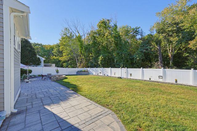 39 Candy Ln, Brockton, MA 02301