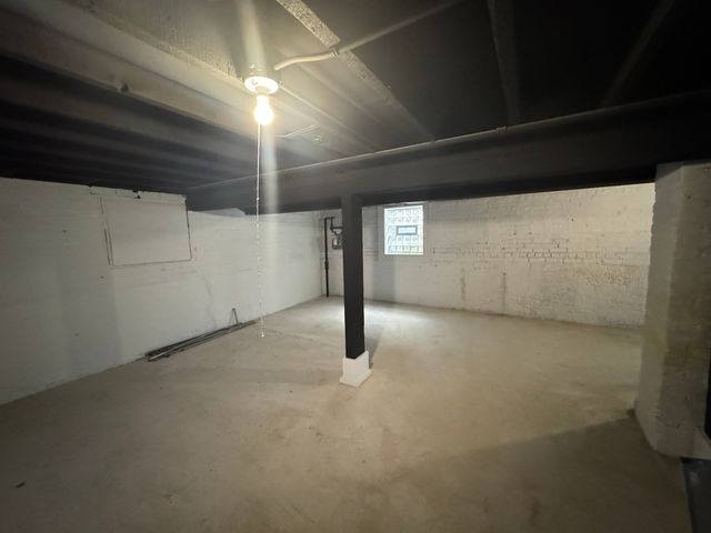 11333 S Edbrooke Avenue, Chicago, IL 60628