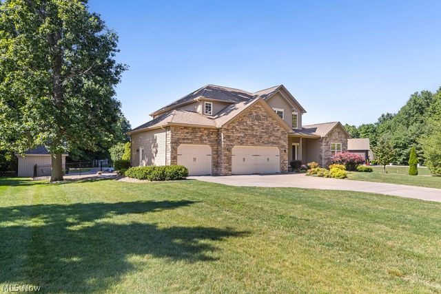 2820 Ashwood Drive, Alliance, OH 44601