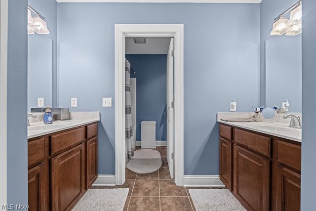2820 Ashwood Drive, Alliance, OH 44601