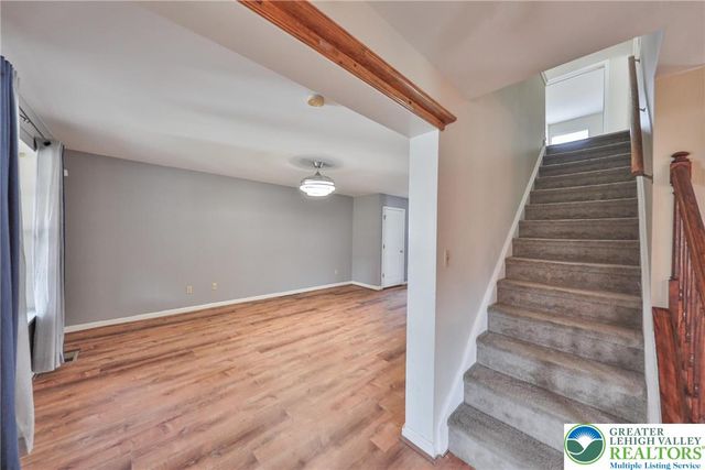 2565 Penns Ridge Boulevard, Forks Twp, PA 18040