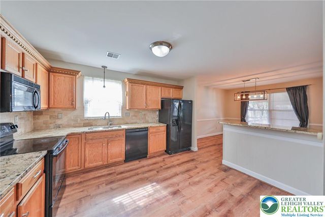 2565 Penns Ridge Boulevard, Forks Twp, PA 18040