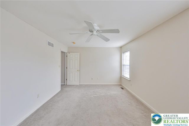 2565 Penns Ridge Boulevard, Forks Twp, PA 18040