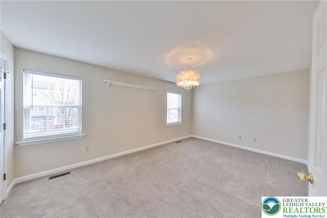 2565 Penns Ridge Boulevard, Forks Twp, PA 18040