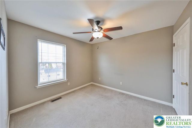 2565 Penns Ridge Boulevard, Forks Twp, PA 18040