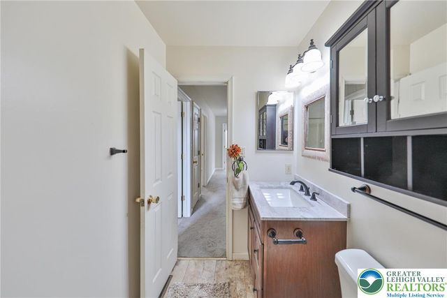 2565 Penns Ridge Boulevard, Forks Twp, PA 18040