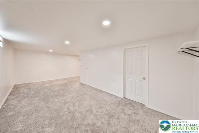 2565 Penns Ridge Boulevard, Forks Twp, PA 18040