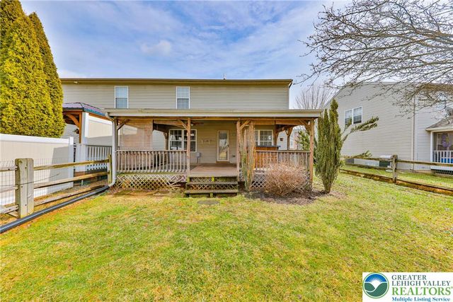 2565 Penns Ridge Boulevard, Forks Twp, PA 18040